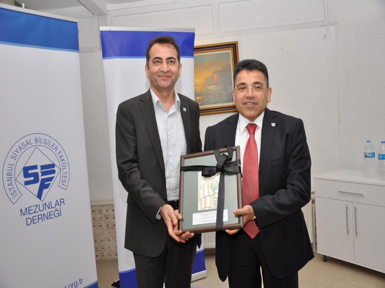 26/05/2011 Milletvekili Adaylarımız Mezunlarla Buluştu