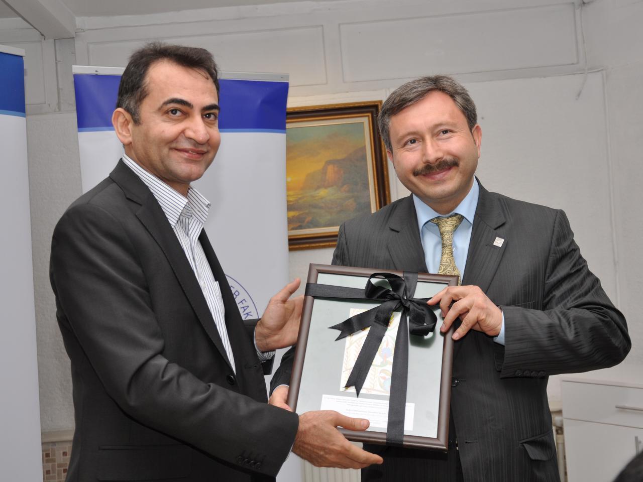 26/05/2011 Milletvekili Adaylarımız Mezunlarla Buluştu