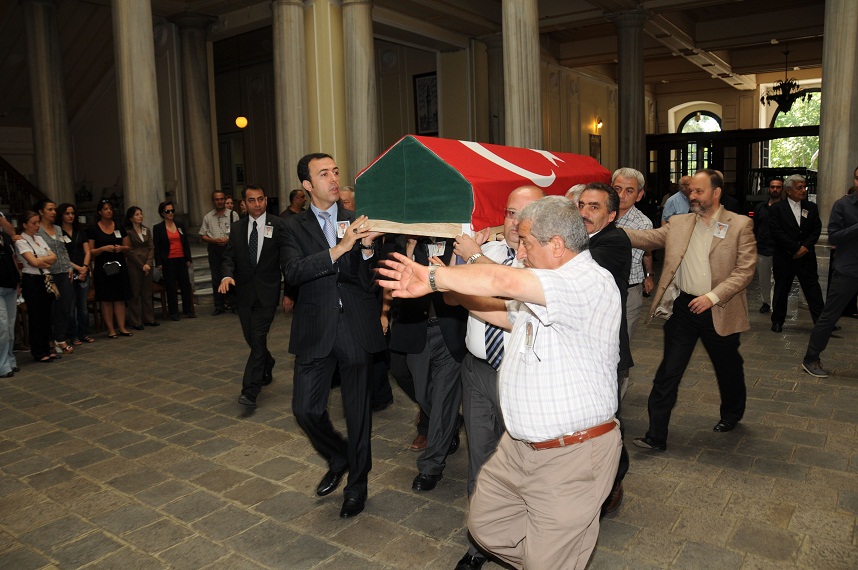 08/07/2011 - Ersan İLAL Hocamızın Cenaze Töreninden