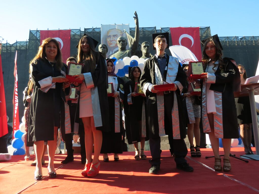 2014 MEZUNİYET TÖRENİ - 1984 mezunlarının sembolik mezuniyetleri